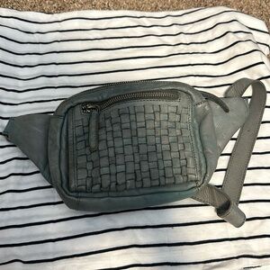 Blue/green Fanny pack